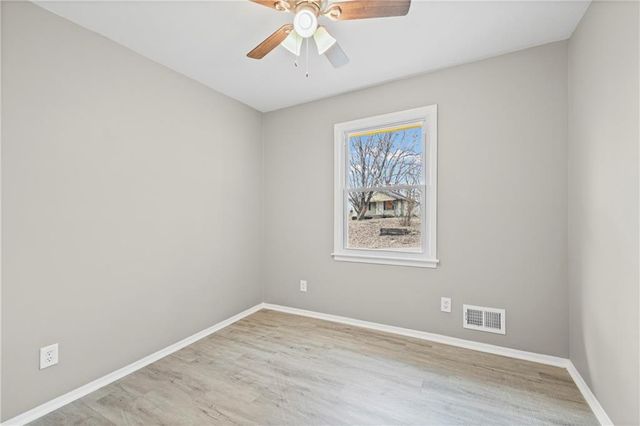 111 N Ditzler Avenue, Independence, MO 64053