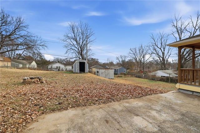 111 N Ditzler Avenue, Independence, MO 64053