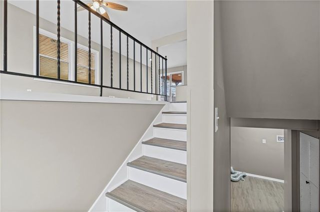 111 N Ditzler Avenue, Independence, MO 64053