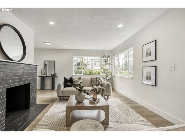 172 Se 9TH Ave, Hillsboro, OR 97123