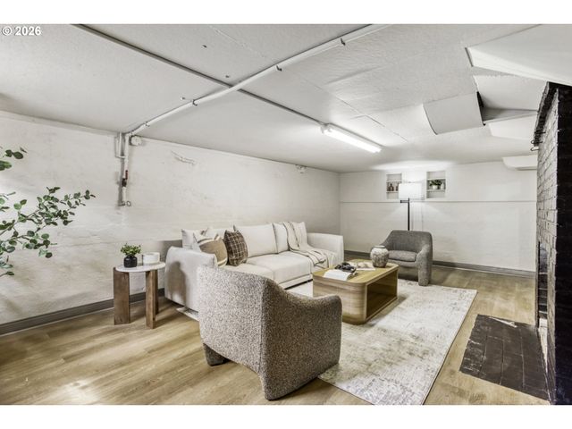 172 Se 9TH Ave, Hillsboro, OR 97123