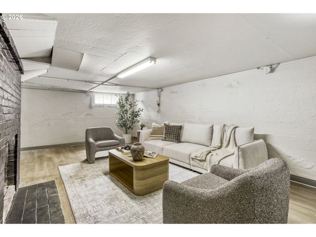 172 Se 9TH Ave, Hillsboro, OR 97123