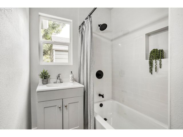 172 Se 9TH Ave, Hillsboro, OR 97123