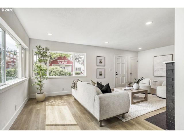 172 Se 9TH Ave, Hillsboro, OR 97123