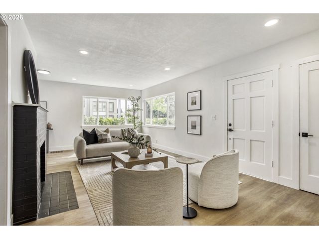 172 Se 9TH Ave, Hillsboro, OR 97123