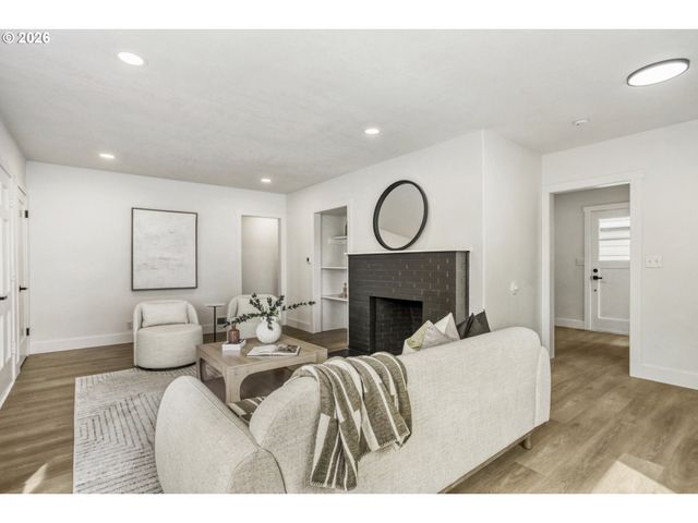 172 Se 9TH Ave, Hillsboro, OR 97123