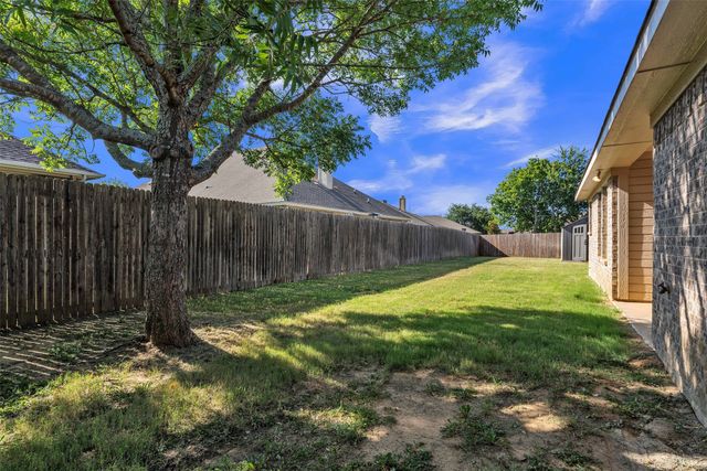 737 E Sheila Circle, Joshua, TX 76058