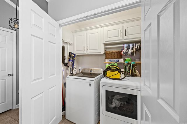 17 Shamsie Dr, Ward, AR 72176