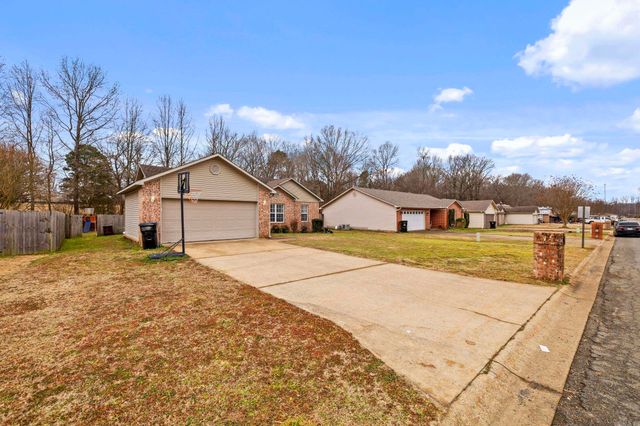 17 Shamsie Dr, Ward, AR 72176