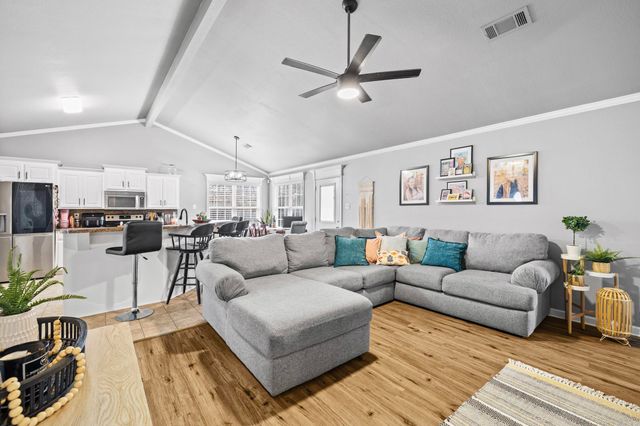 17 Shamsie Dr, Ward, AR 72176