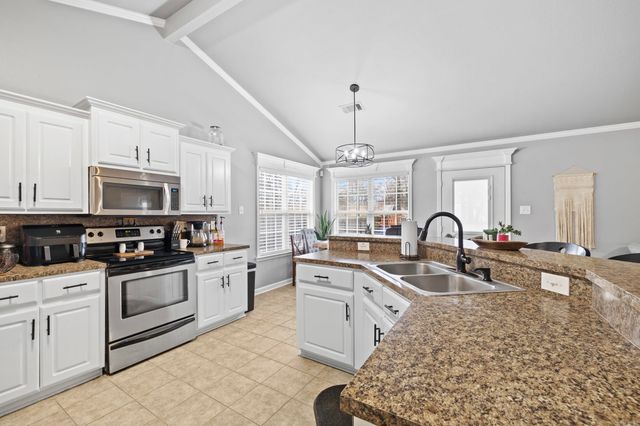 17 Shamsie Dr, Ward, AR 72176