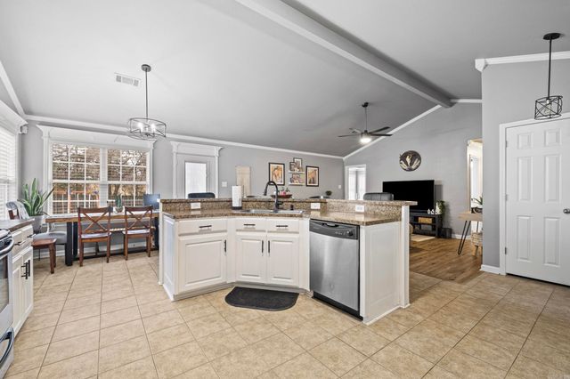 17 Shamsie Dr, Ward, AR 72176