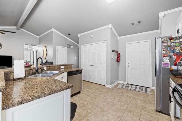 17 Shamsie Dr, Ward, AR 72176