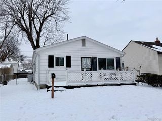 166 W Coy Avenue, Hazel Park, MI 48030
