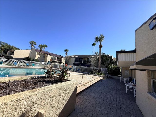 100 E KENTUCKY AVENUE A6, Deland, FL 32724