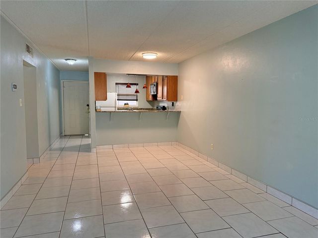 100 E KENTUCKY AVENUE A6, Deland, FL 32724