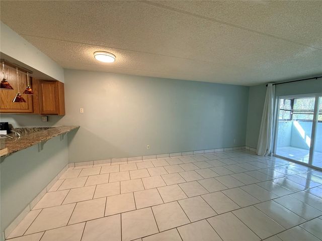 100 E KENTUCKY AVENUE A6, Deland, FL 32724