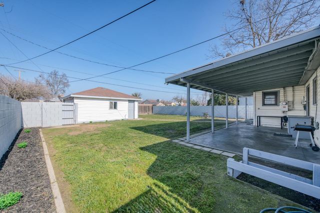 2901 E Princeton Avenue, Fresno, CA 93703