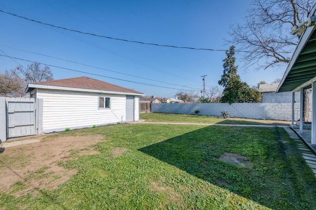 2901 E Princeton Avenue, Fresno, CA 93703