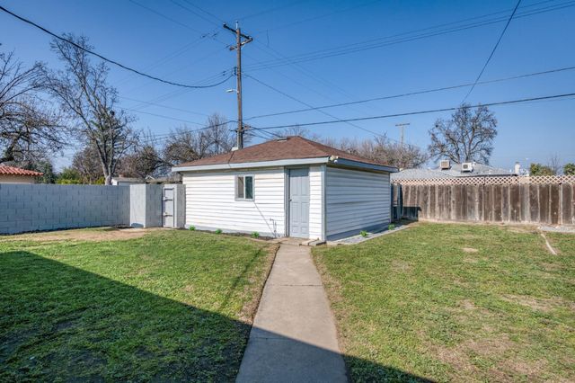 2901 E Princeton Avenue, Fresno, CA 93703