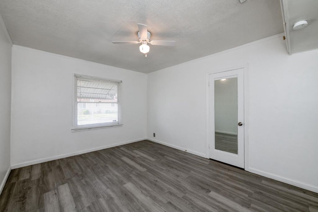 Image 17 of property listing at 2901 E Princeton Avenue, Fresno, CA 93703