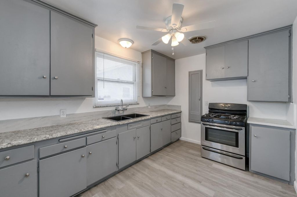 Image 22 of property listing at 2901 E Princeton Avenue, Fresno, CA 93703