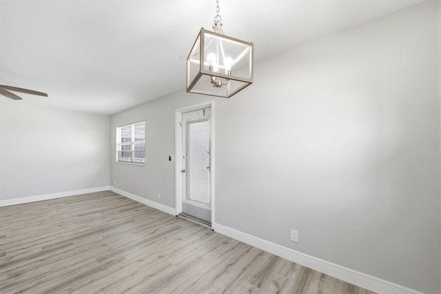284 Flanders F, Delray Beach, FL 33484