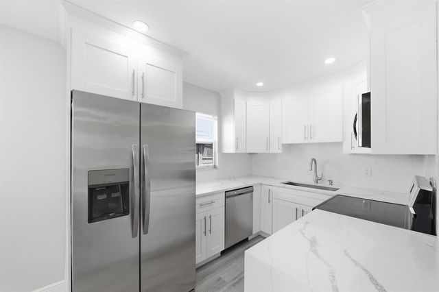 284 Flanders F, Delray Beach, FL 33484