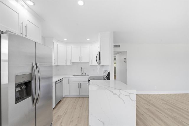 284 Flanders F, Delray Beach, FL 33484
