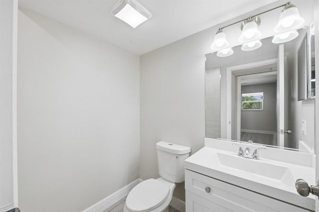 284 Flanders F, Delray Beach, FL 33484