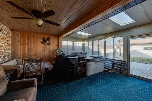 6721 59th AVENUE, Kenosha, WI 53142