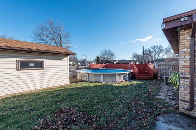 6721 59th AVENUE, Kenosha, WI 53142