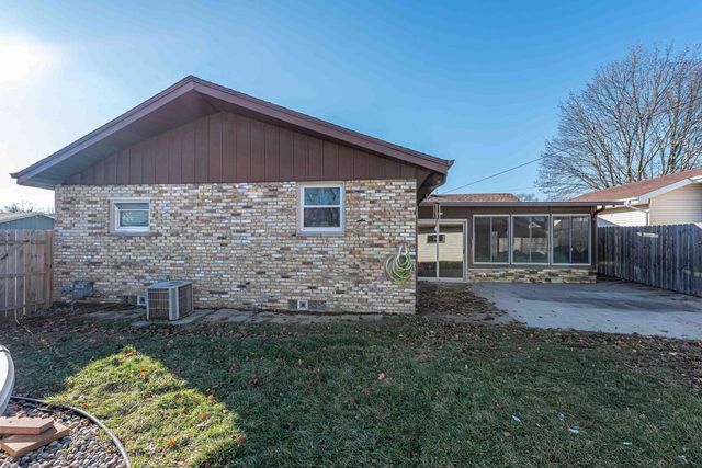 6721 59th AVENUE, Kenosha, WI 53142