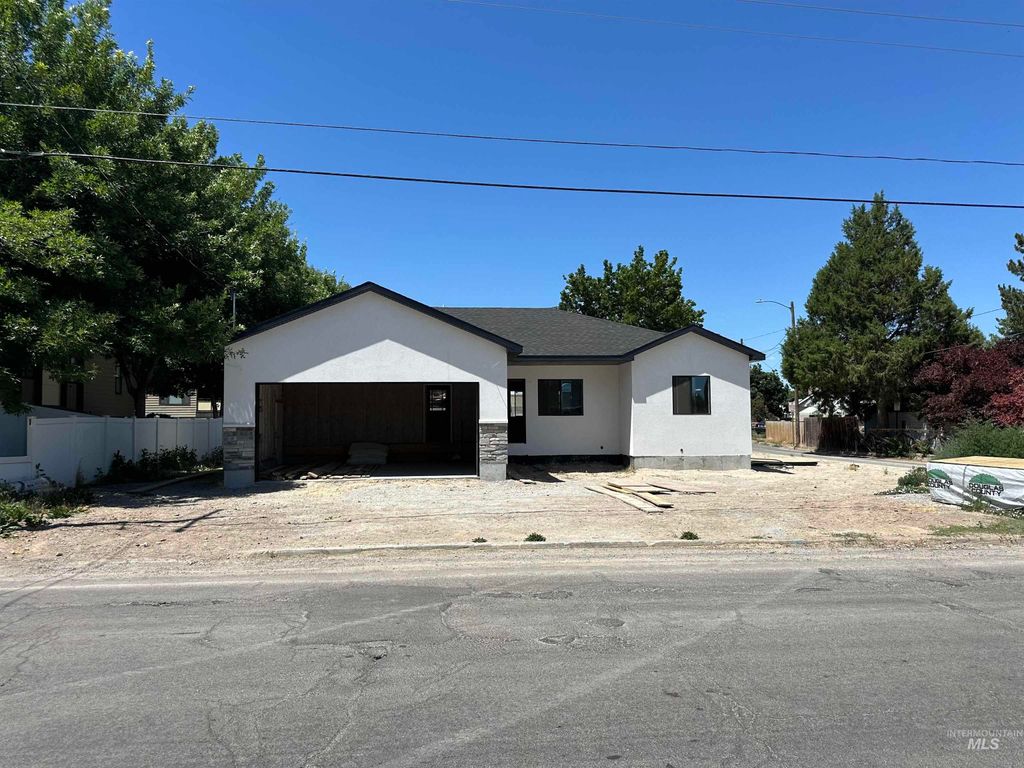 365 Elm Street North, Twin Falls, ID 83301