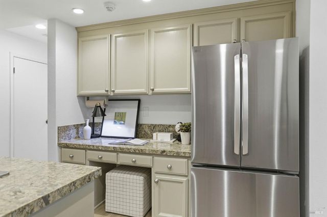 8 Partridge Dr, San Rafael, CA 94901