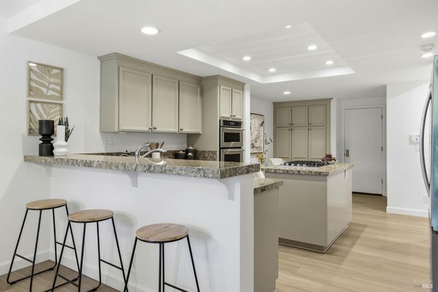 8 Partridge Dr, San Rafael, CA 94901