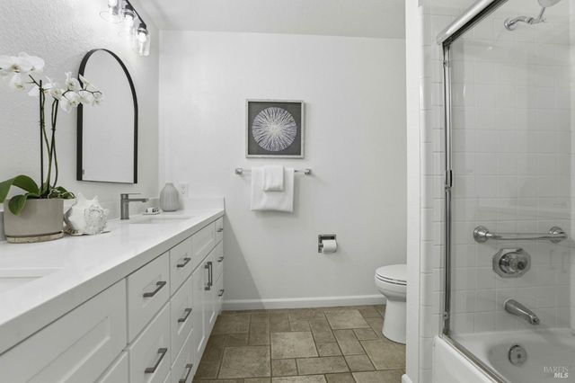 8 Partridge Dr, San Rafael, CA 94901