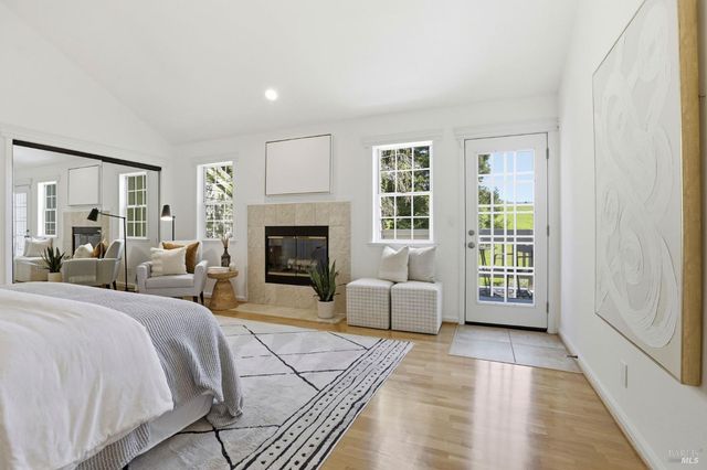 8 Partridge Dr, San Rafael, CA 94901