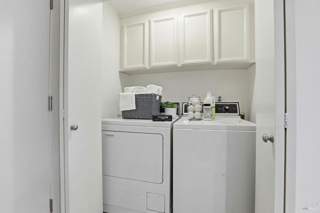 8 Partridge Dr, San Rafael, CA 94901