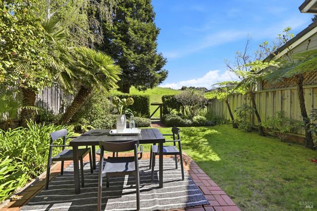 8 Partridge Dr, San Rafael, CA 94901