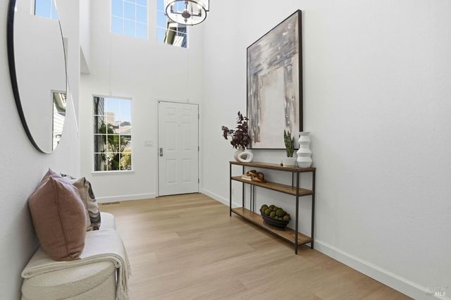 8 Partridge Dr, San Rafael, CA 94901