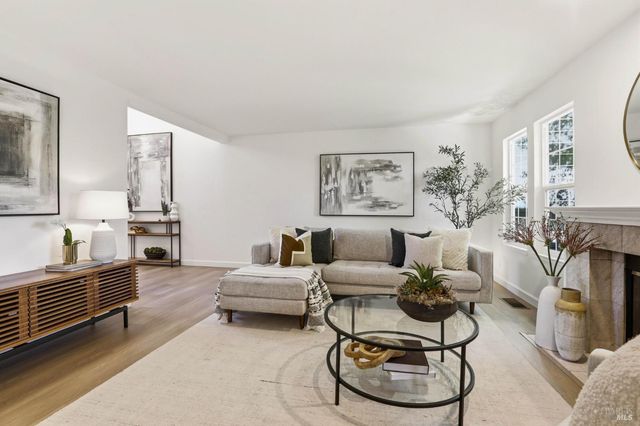 8 Partridge Dr, San Rafael, CA 94901