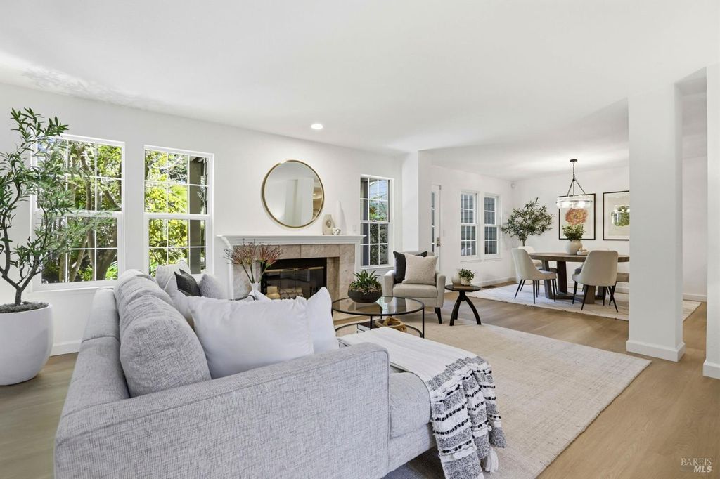 8 Partridge Dr, San Rafael, CA 94901