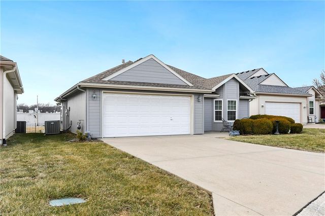 505 NW Durango Court, Blue Springs, MO 64014