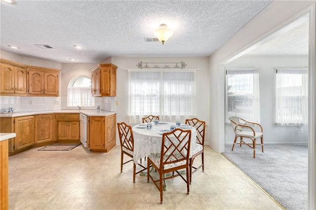 505 NW Durango Court, Blue Springs, MO 64014