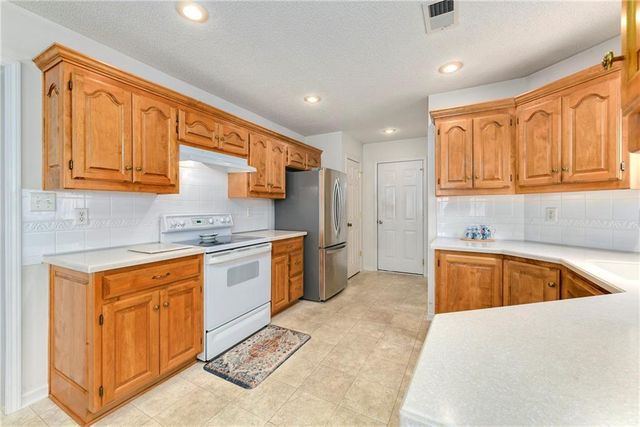 505 NW Durango Court, Blue Springs, MO 64014