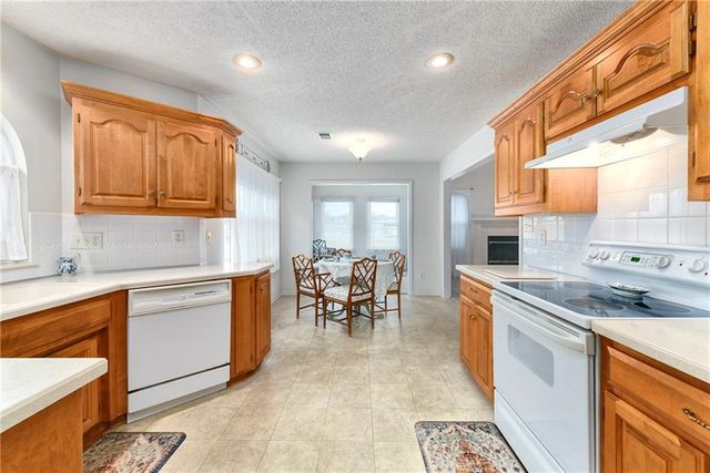 505 NW Durango Court, Blue Springs, MO 64014