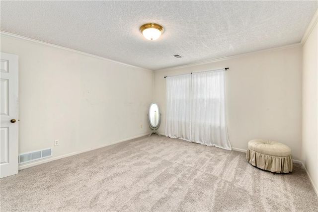 505 NW Durango Court, Blue Springs, MO 64014