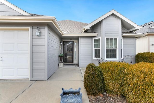 505 NW Durango Court, Blue Springs, MO 64014