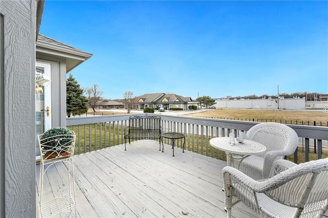 505 NW Durango Court, Blue Springs, MO 64014